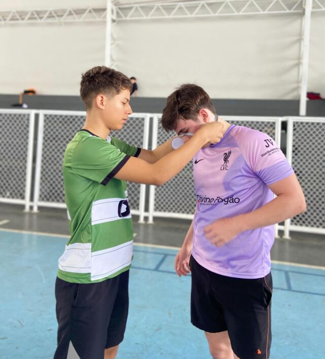 Emoção e Garra até o Último Minuto! 🏆⚽️
As quadras do CLF foram palco de momentos inesquecíveis na grande final do Interclasse! Os feras mostraram todo o talento, espírito de equipe e aquela vontade de vencer que faz o coração bater mais forte.🤩
Independentemente do resultado, todos saíram como verdadeiros campeões, levando consigo aprendizados e muita história para contar. 📖✨
No CLF, a vitória vai além do placar: é sobre união e paixão pelo que fazemos! 💙